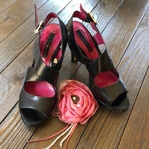 Bandalino vintage black patent leather cross strap heels